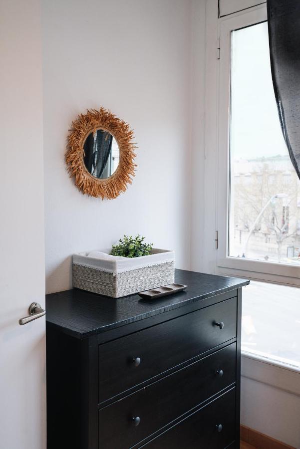 Sunny And Modern Apartment Ideal For Groups Barcelona Zewnętrze zdjęcie
